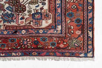 Matta, Hamadan, ca 275 x 205 cm.