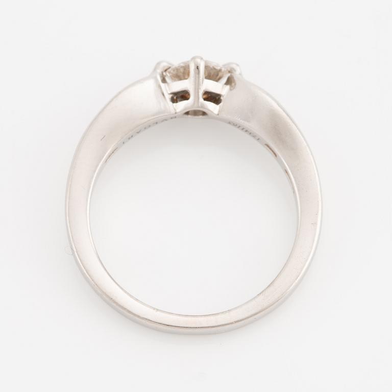 Bulgari, ring, platina med briljantslipad diamant.