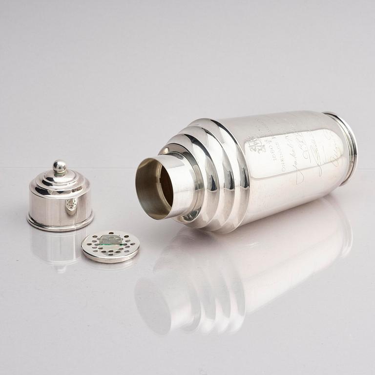 A silver cocktail shaker, mark of Nordisk silverkonst, Ramlösa, Sweden 1950.