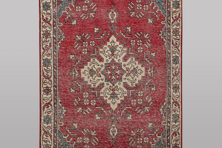 A runner carpet, Persian, Vintage Design, ca 229 x 75 cm.