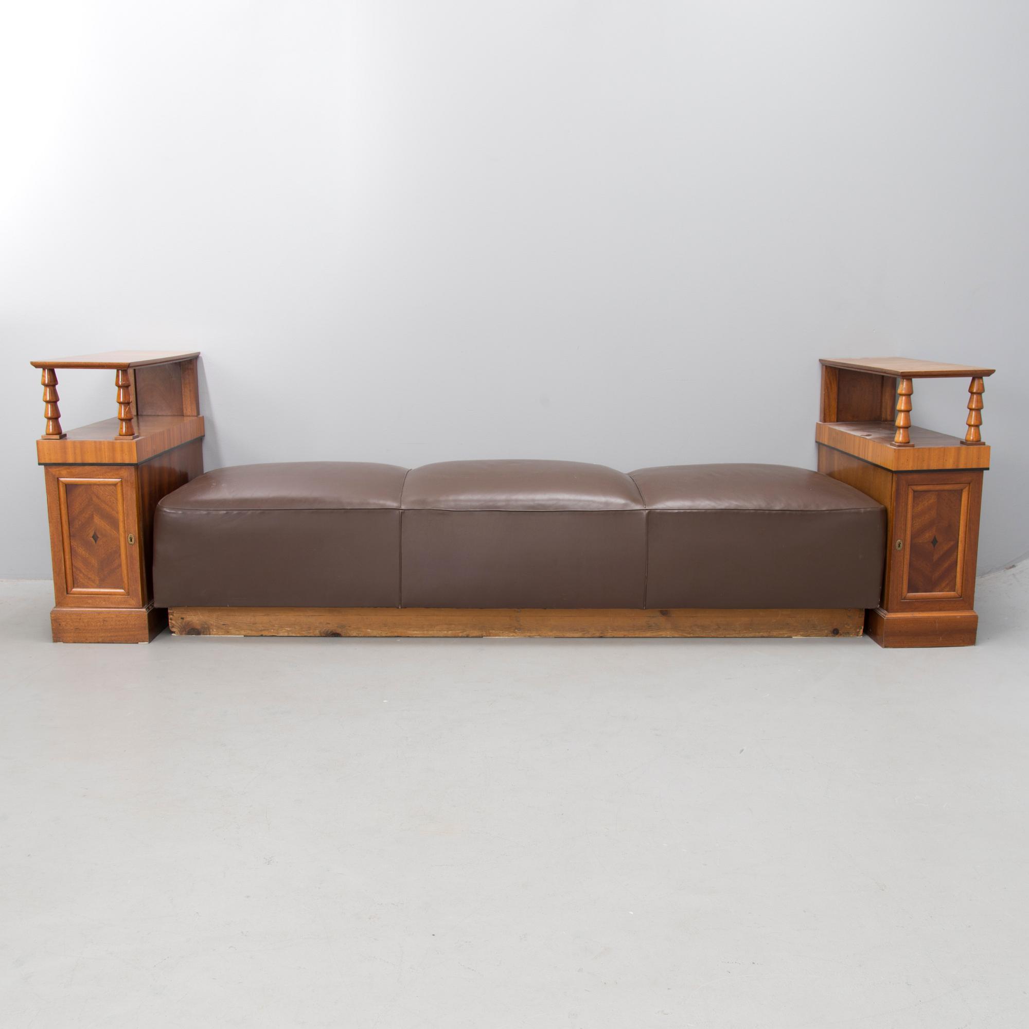 An early 20th century six-piece set of furniture by Armas Lindgren and Onni Tarjanne.