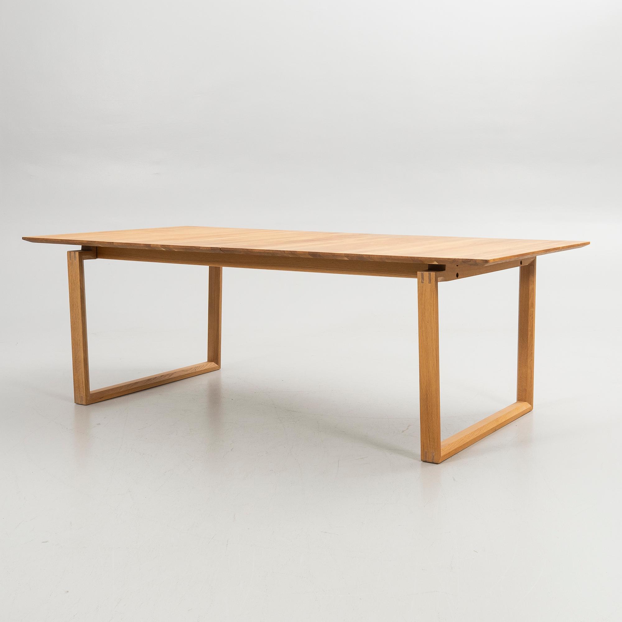 Dining table, model "Kuma", Bolia, modern production.