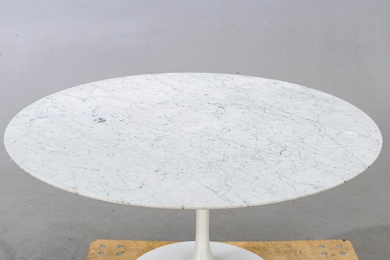 EERO SAARINEN, Table, "Tulip", Knoll international, second half of the 20th century.