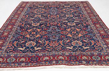 Rug, semi-antique Veramin, approx. 327 x 218 cm.