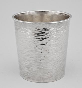 BÄGARE, sterlingsilver, Borgila, Stockholm 1940. Ca 721g.
