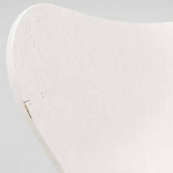Arne Jacobsen, a set of 4 chairs "Sjuan", Fritz Hansen, Denmark, 2000.