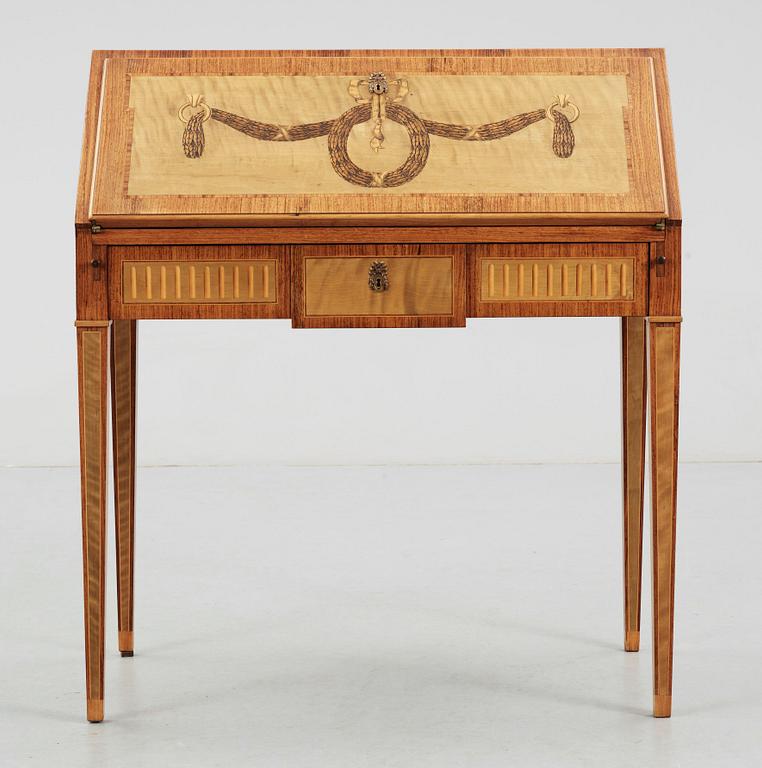 SEKRETÄR, gustaviansk stil, 1900-talets andra hälft.