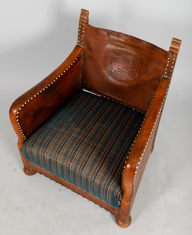 FÅTÖLJ, tidigt 1900-tal, mindre modell.