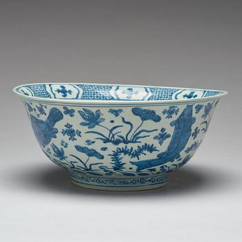 A large blue and white bowl, Ming dynasty (1368-1644).