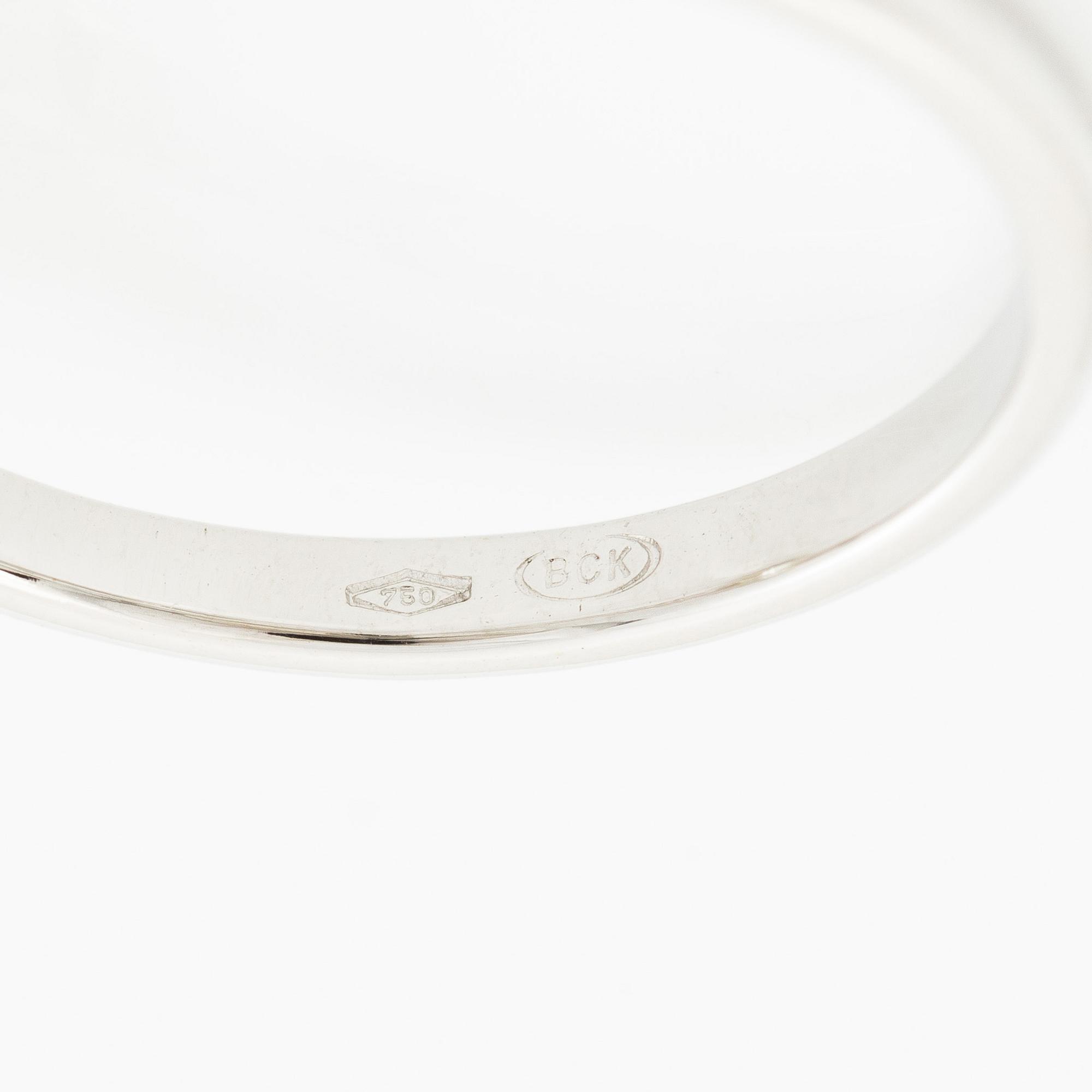 Ring 18K white gold with an oval brilliant-cut diamond 1.29 ct, accompanied by GIA report.