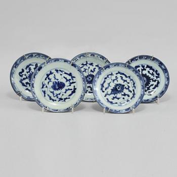 ASSIETTER, 5 st, porslin, Kina, 1700/1800-tal.