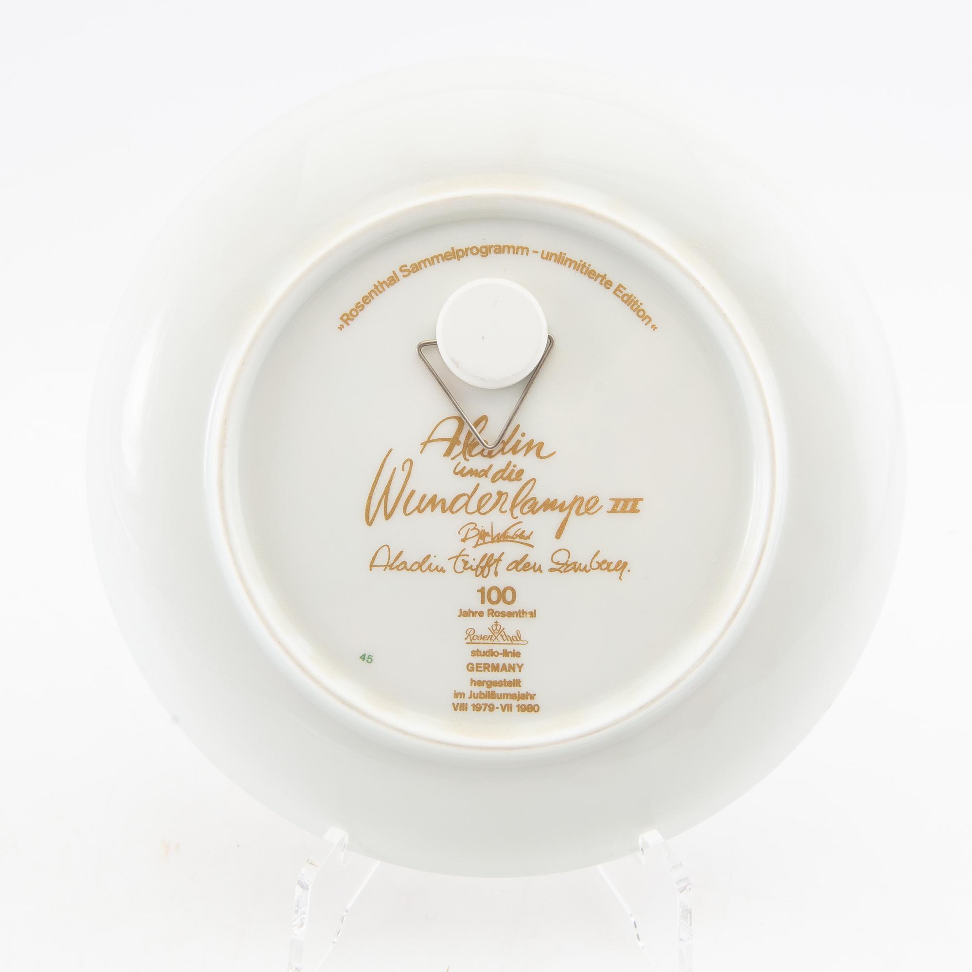 Björn Wiinblad, plates/wall plates 6+2 pcs "Aladdin and the Magic Lamp" Rosenthal Tsykland porcelain.