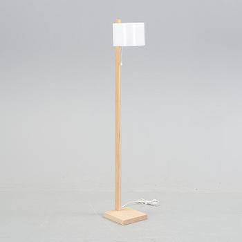 GOLVLAMPA, Luxus, 1900-talets andra hälft.