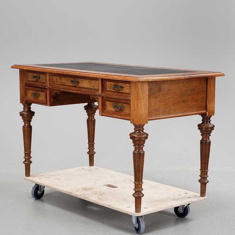 SKRIVBORD, Nyränesans, omkring år 1900.