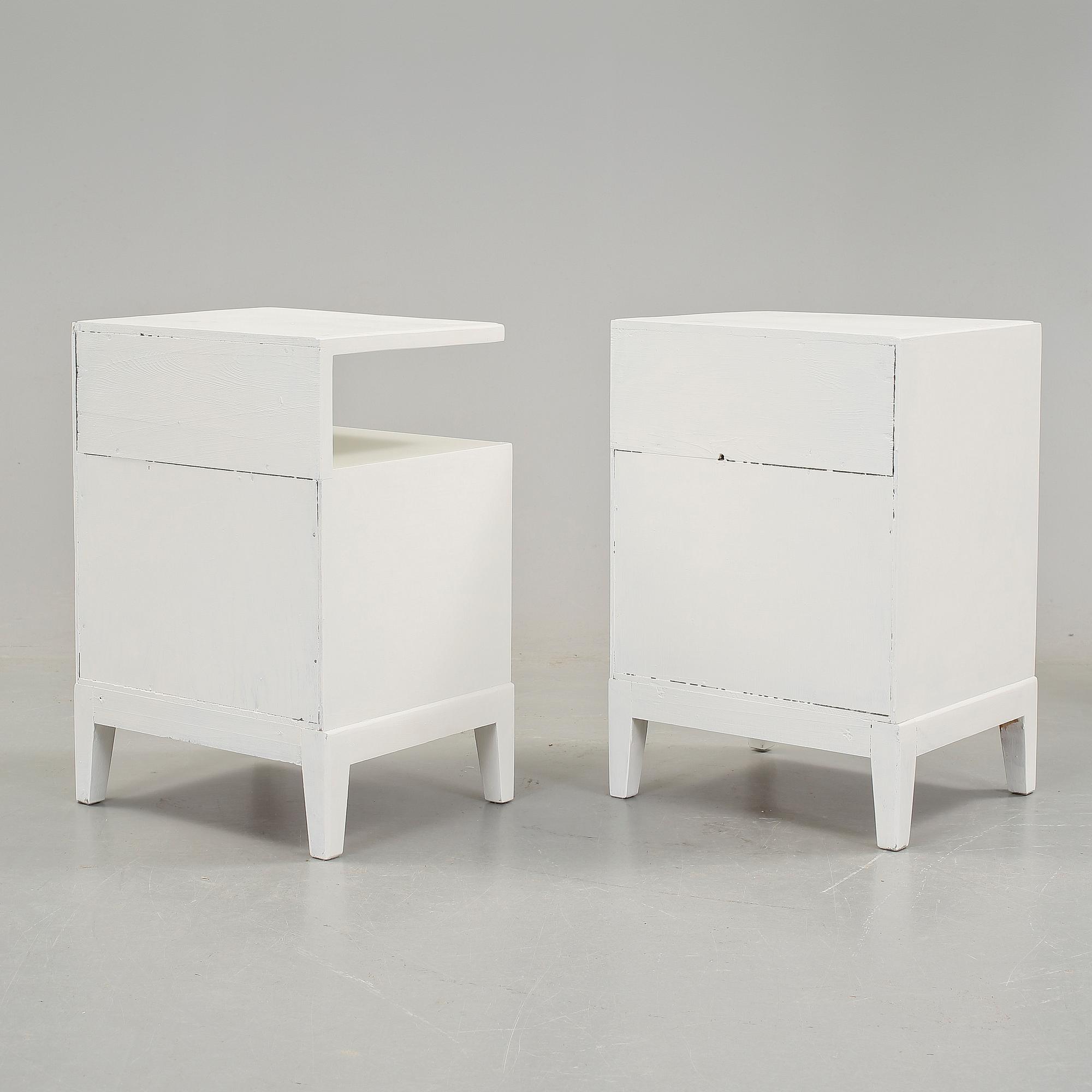 SÄNGBORD, ett par, 1930/40-tal.