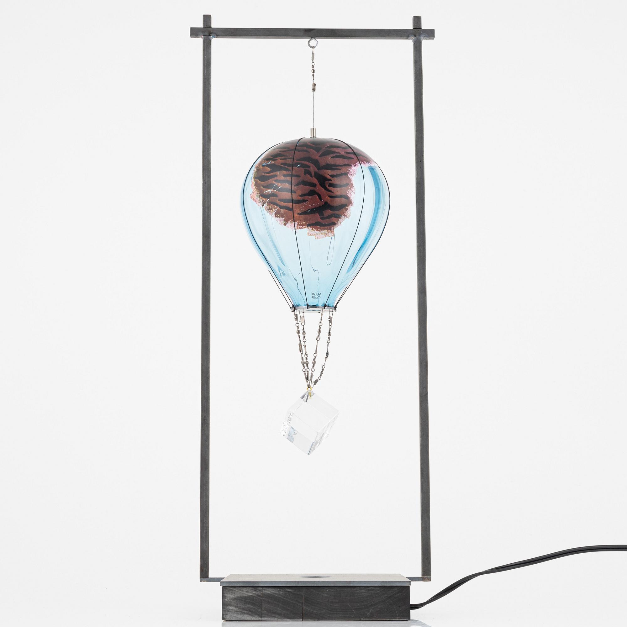 Kjell Engman, skulptur, glas, "Luftballong", signerad och numrerad 20/60.