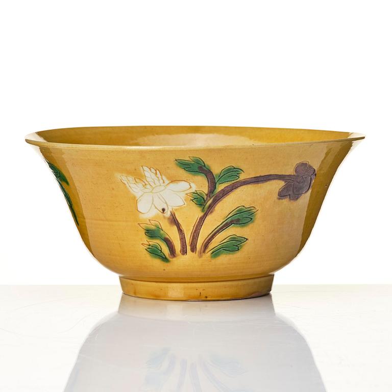 Skål, biskviporslin. Qingdynastin, Kangxi (1662-1722).