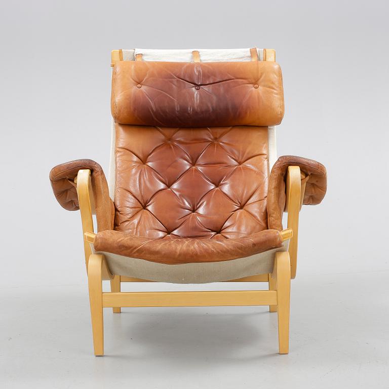 FÅTÖLJ, "Pernilla", Bruno Mathsson, Dux, 1900-talets andra hälft.