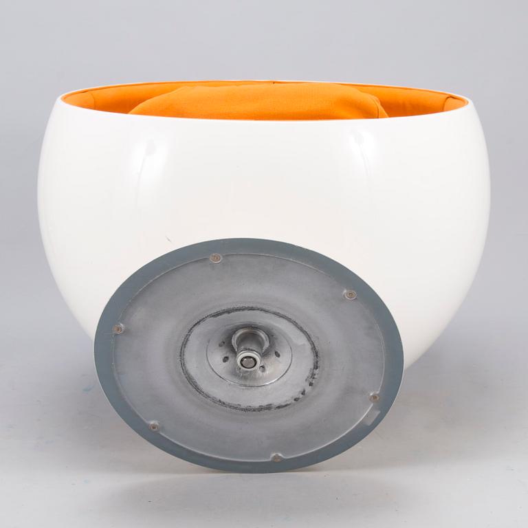 EERO AARNIO, "Pallotuoli", Adelta. Malli muotoiltu 1963.