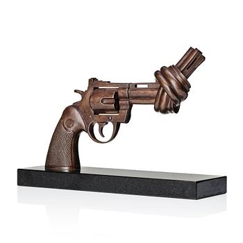 Carl Fredrik Reuterswärd, "Non-Violence Knotted Gun".