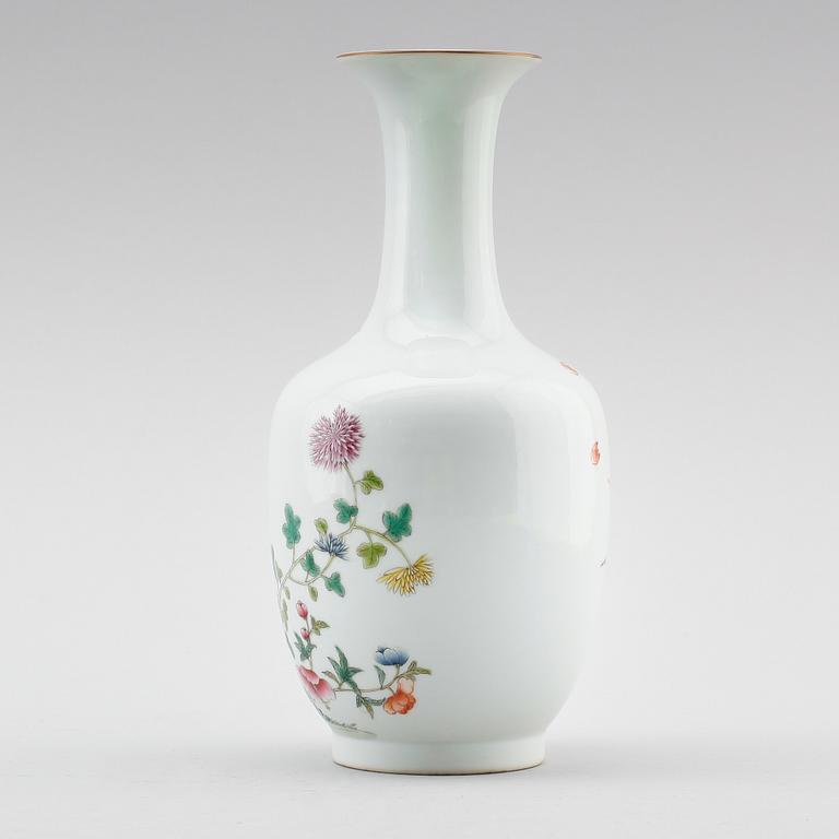 VAS, porslin, Kina, 1900-tal.