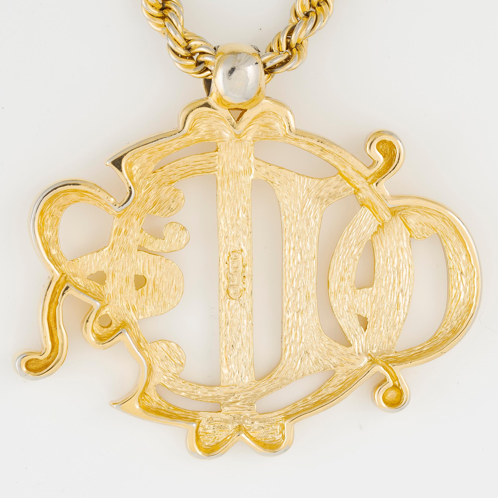 Dior necklace in gold metal.