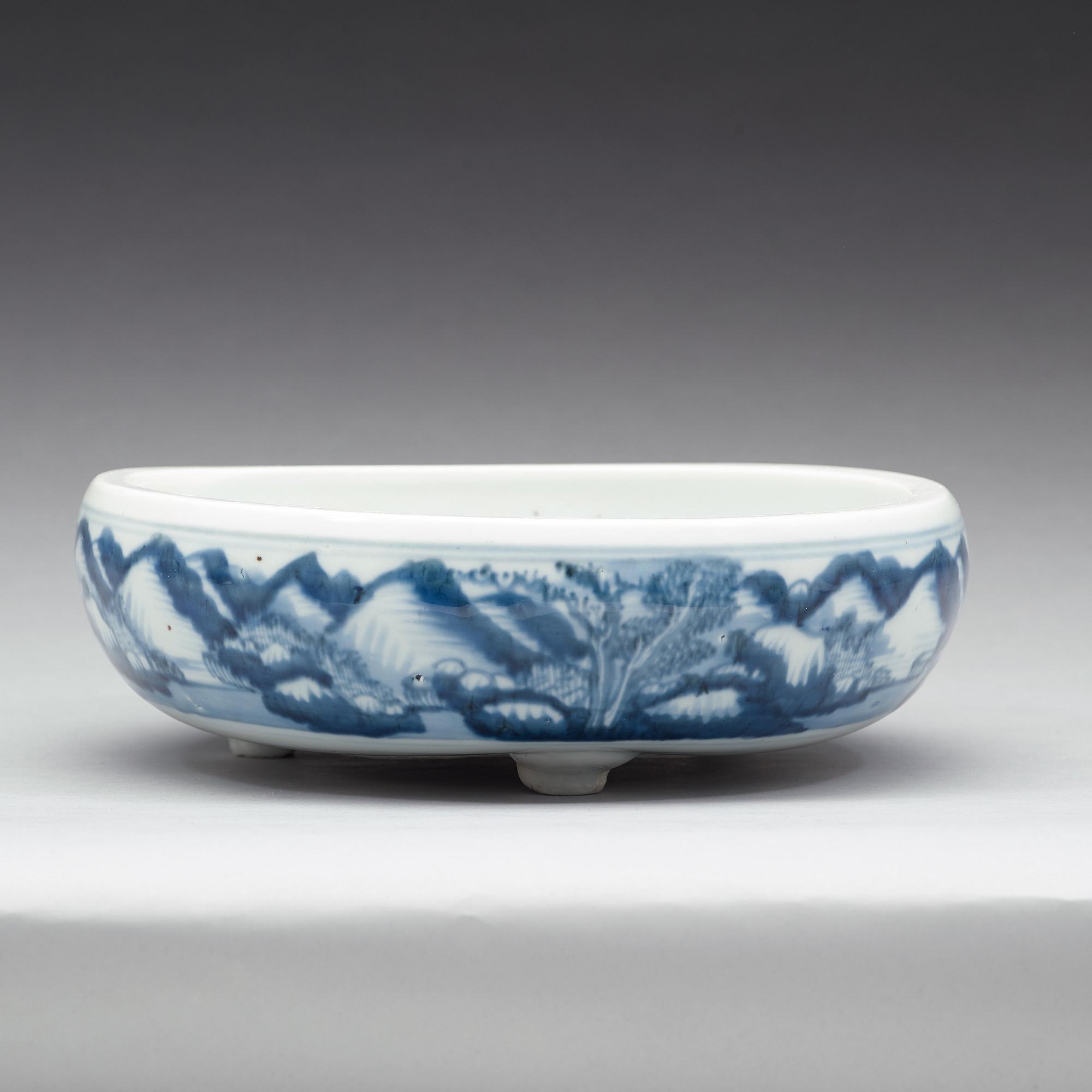 A blue and white censer, Qing dynasty (1644-1912).