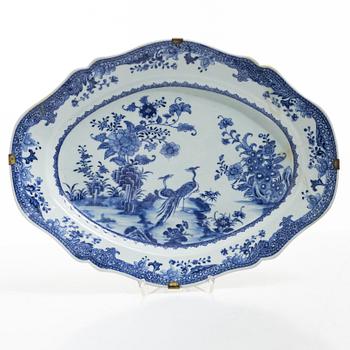 Terrin med lock och fat, exportporslin, Kina, Qianlong (1736-95).
