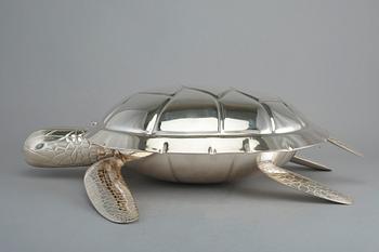 A SOUP TUREEN WITH LADLE, sterling silver, J. A.  Tarkiainen Helsinki 2000. Length 45 cm, weight 2248 g.