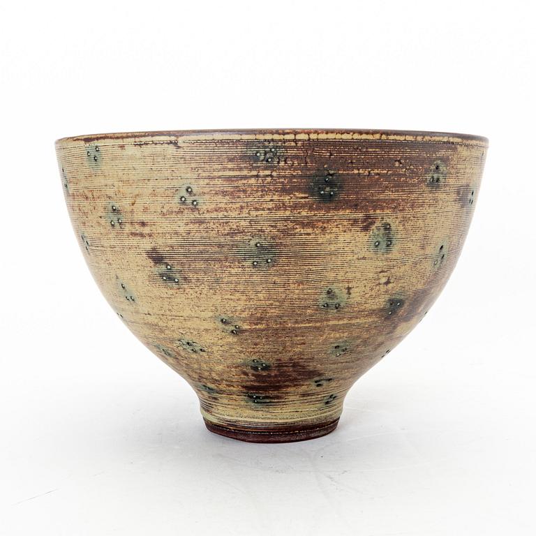 A signed Wilhelm Kåge "Farsta" stoneware bowl from Gustasvbergs studio.