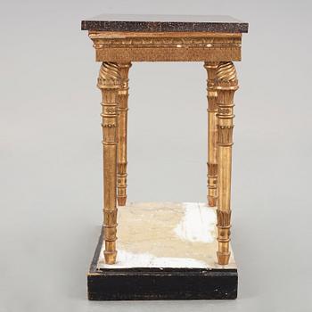 KONSOLBORD, sengustavianskt, 1800-talets början.