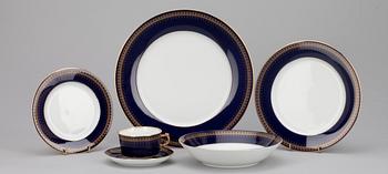 SERVIS, 69 delar, porslin, Collection Romanov. 1900-talets senare hälft.