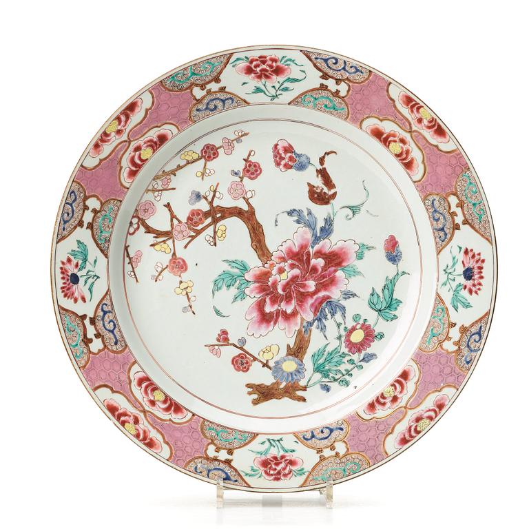 A famille rose dish, Qing dynasty, Yongzheng (1723-35).