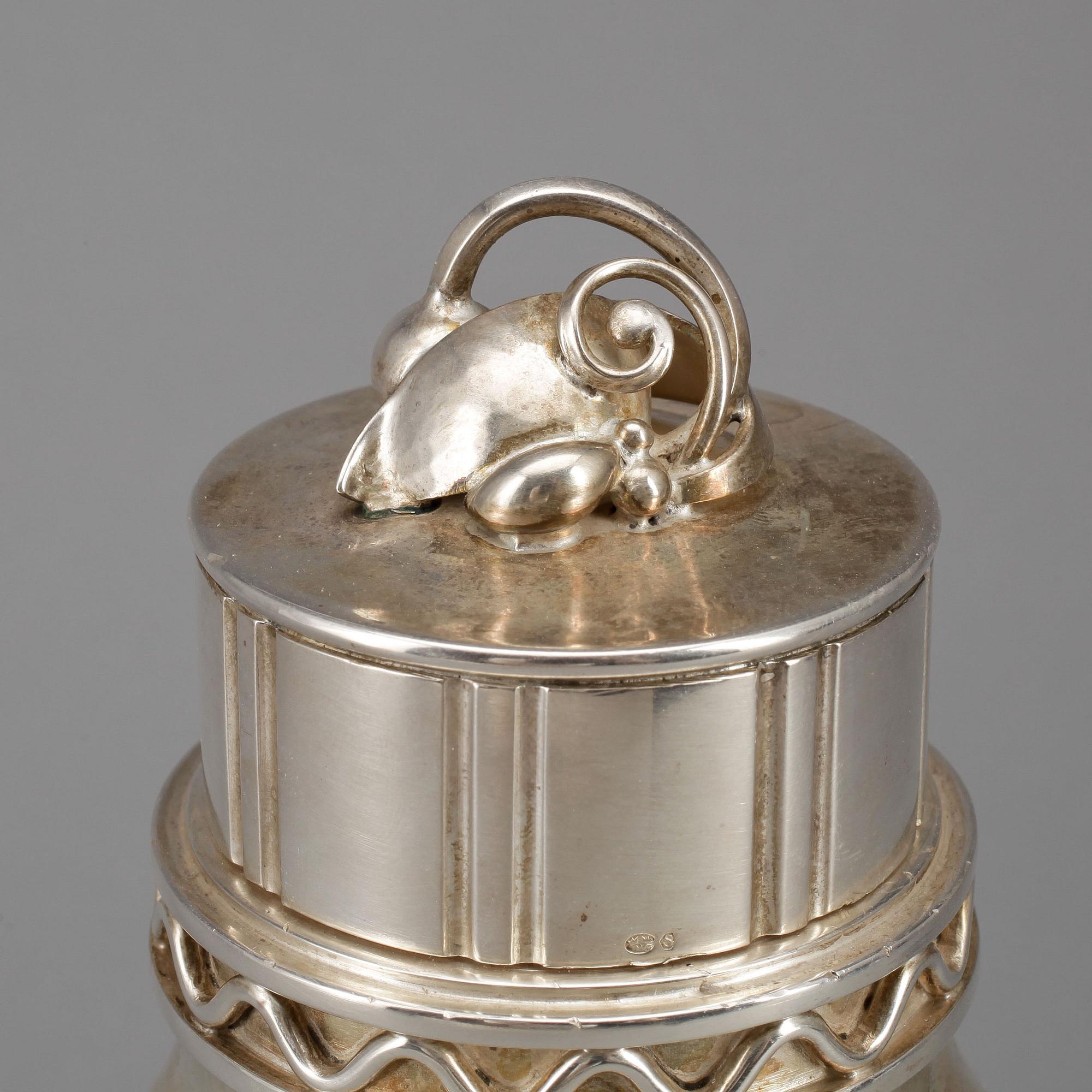 SHAKER, sterling silver, Danmark 1900-tal okänd mästare HR. Vikt 668 gr.