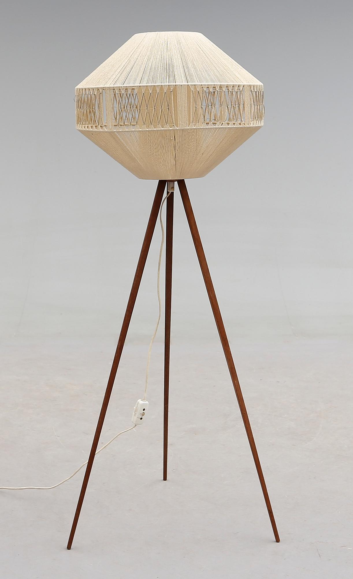 GOLVLAMPA, 1900-talets mitt.