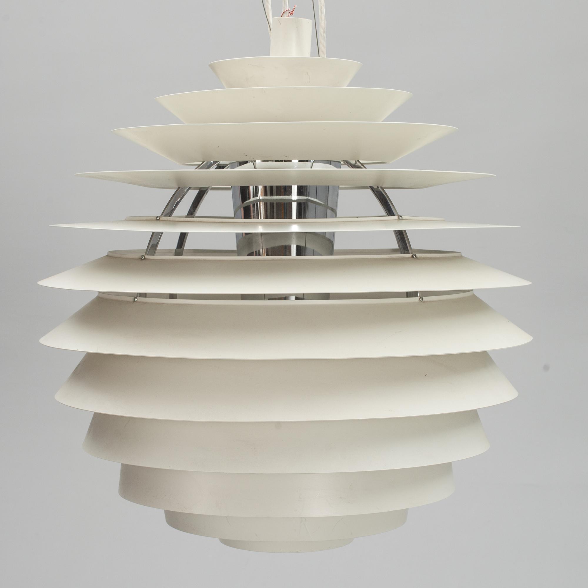 TAKLAMPA, "PH Globe", Poul Henningsen för Louis Poulsen. Höjd c:a 60 cm.