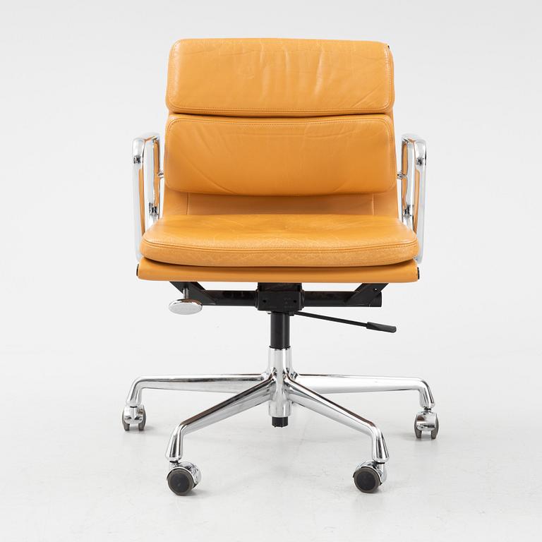 Charles & Ray Eames, a 'Soft Pad Chair EA 217' chrome swivel chair, Vitra.