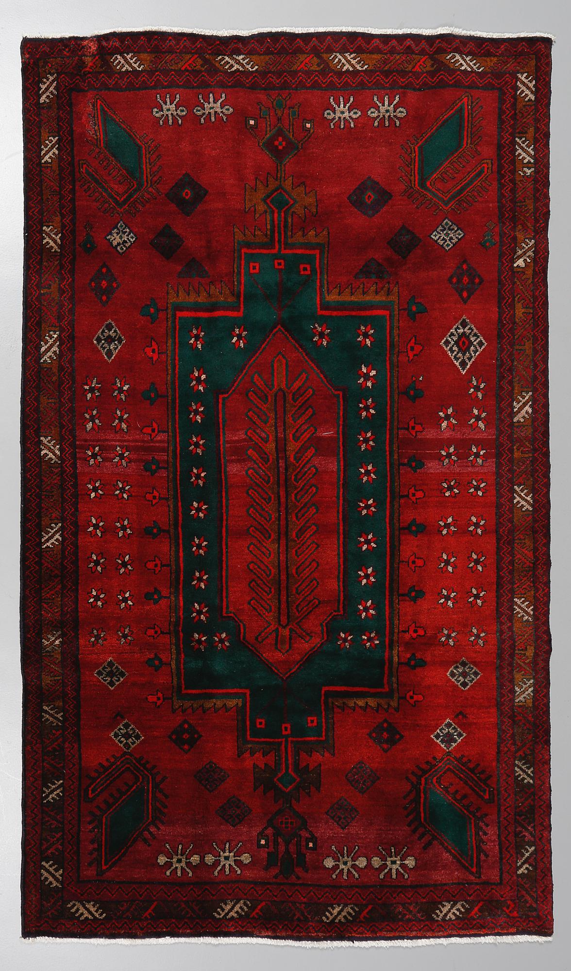 MATTA, orientalisk, modern tillverkning, ca 275 x 155 cm.