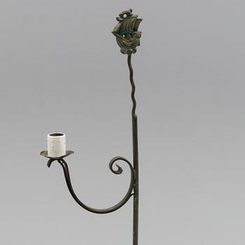 A mid 20th century floor lamp.