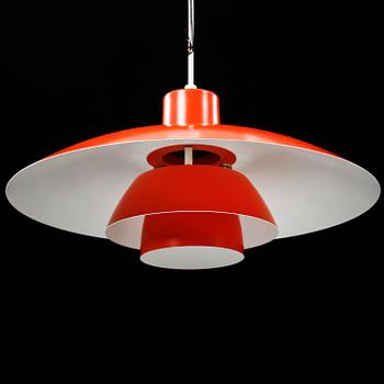 TAKLAMPA, "PH 4/3", Poul Henningsen för Louis Poulsen, Danmark, 1900-talets andra hälft. Höjd 20 cm.