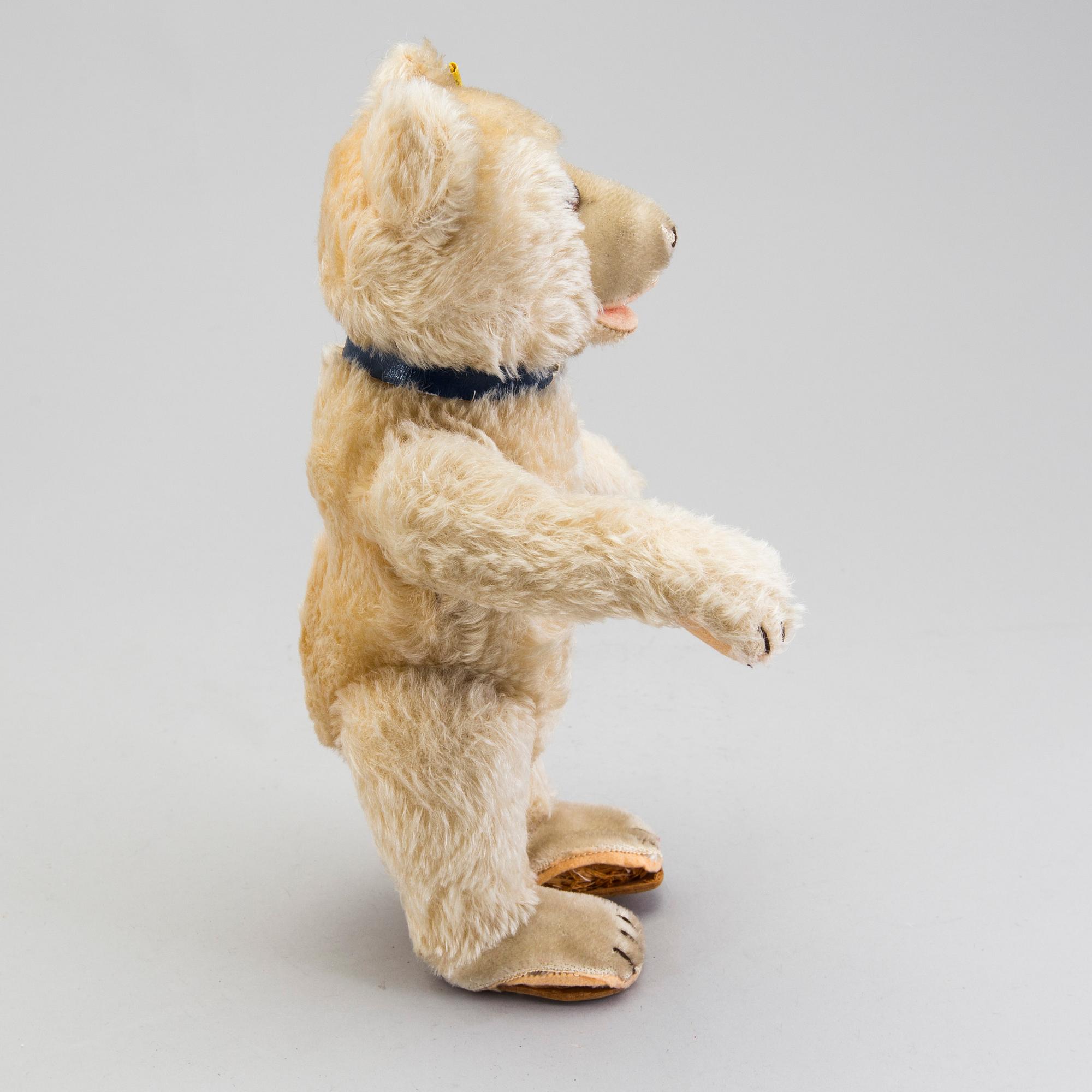 A Steiff Teddy Baby teddybear, Germany, ca 1952.