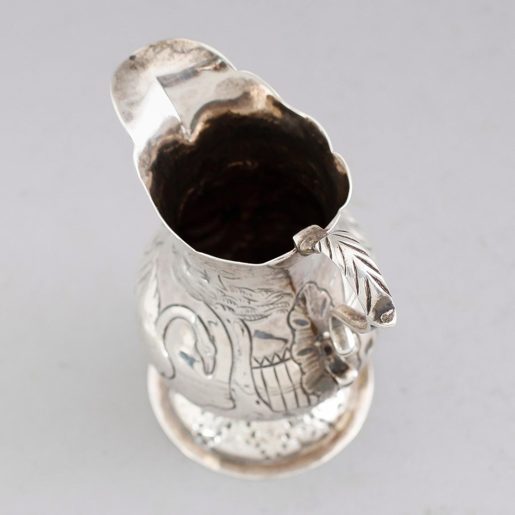 GRÄDDKANNA, silver, William Kersill, London 1764. Vikt ca 70 gram.