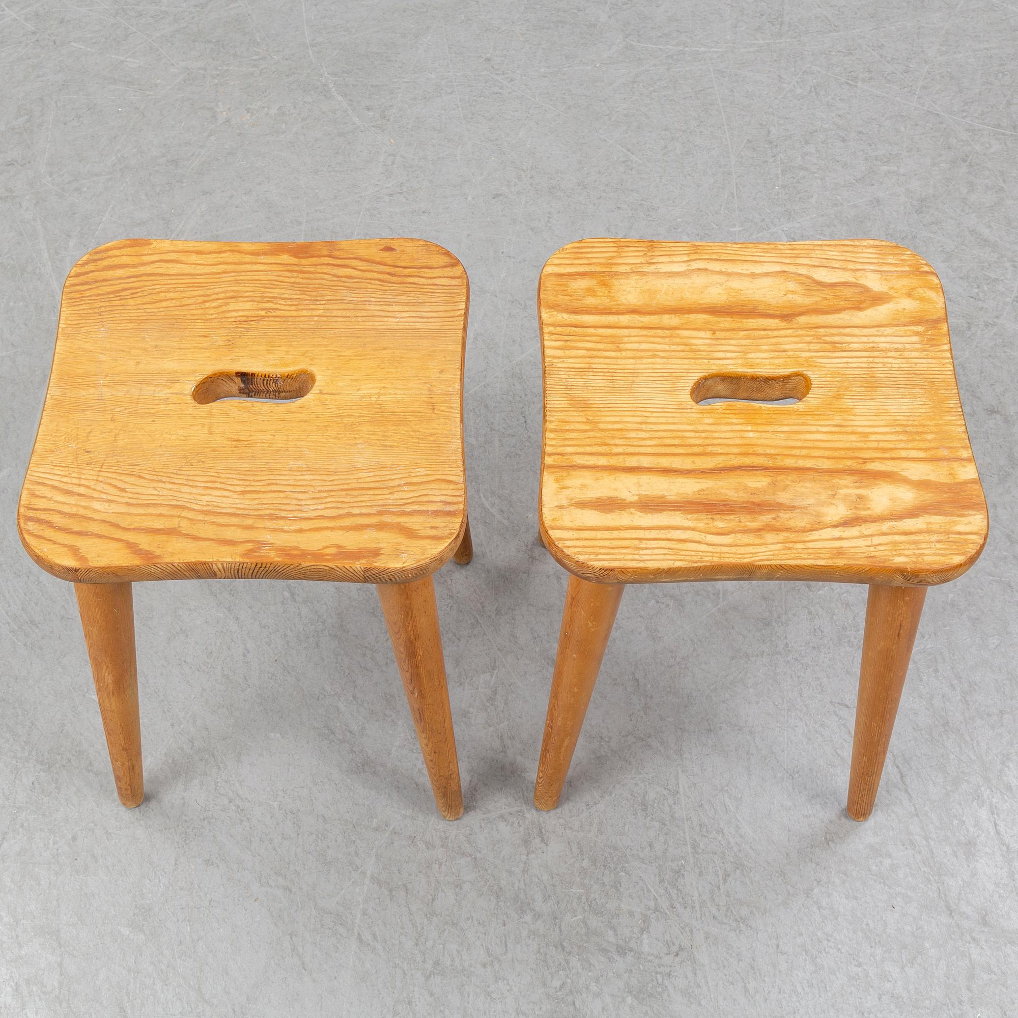 PALLAR, 2 st, Svensk Fur, 1900-talets andra hälft.