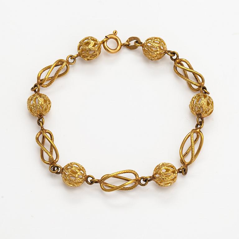 A 14K gold bracelet. Finnish import marks 1972.