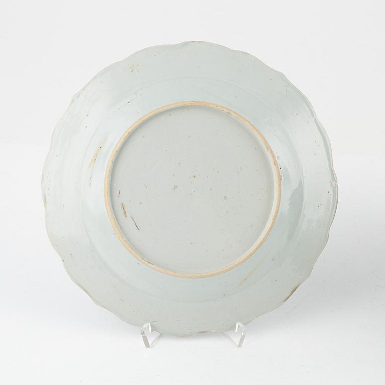 A 29-piece blue and white Chinese dinner service, Qianlong (1736-95).