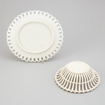 GALLERSKÅL, flintgods, Wedgwood samt FAT, flintgods, Sewell, England, 1800-tal.