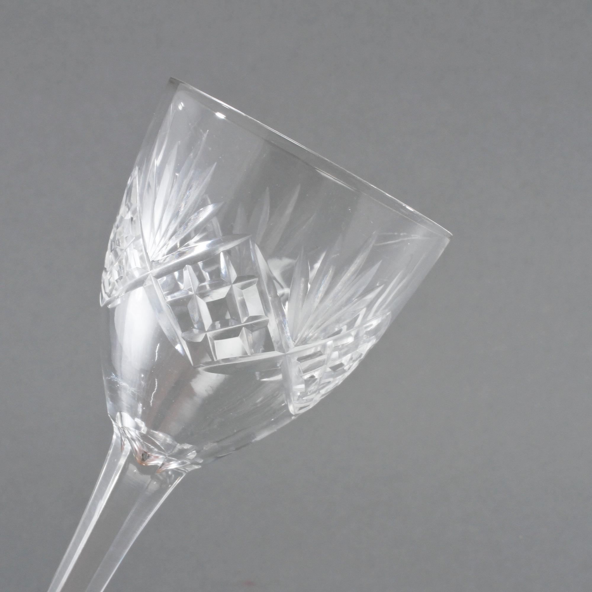 GLASSERVIS, 85 delar, Helgaliknande modell, 1900-tal.