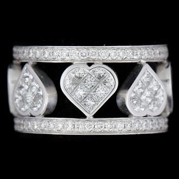 RING, 18k vitguld med olikslipade diamanter tot ca3,33ct. Vikt ca11g.