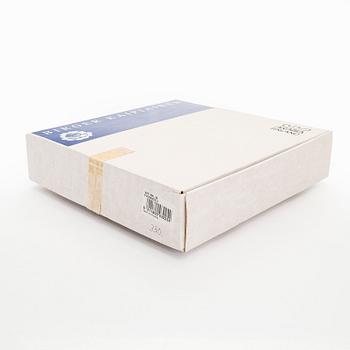 Birger Kaipiainen, fat, porslin, "Elegance/1", numrerad 330. Pro Arte, Arabia.