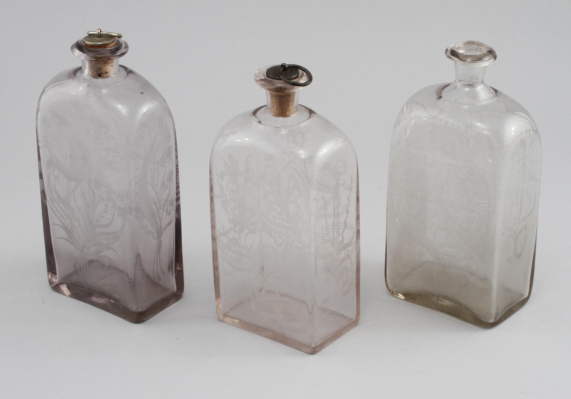 FLASKOR, 3 st, glas, 1800-tal.